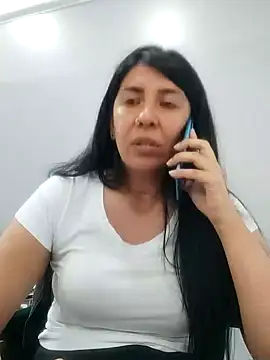 Snapshot of aisha_latina chatting on 02-27-25, 06:53 aisha latina online show from 02-27-25, 06:53