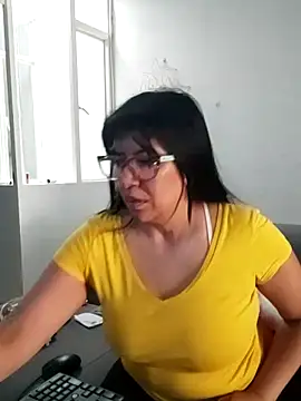 aisha latina online show from 02-12-26, 01:55