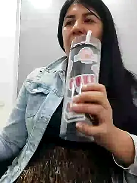 Snapshot of aisha_latina chatting on 02-20-25, 07:41 aisha latina online show from 02-20-25, 07:41
