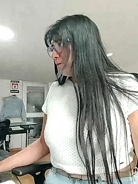 aisha latina online show from 03-24-26, 03:34