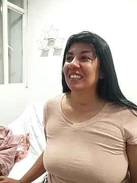 aisha latina online show from 02-17-26, 01:30