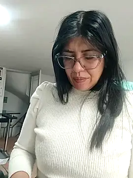 aisha latina online show from 04-16-26, 02:18