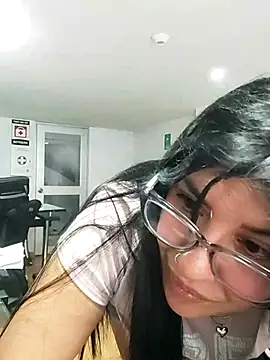 aisha latina online show from 04-01-26, 02:47