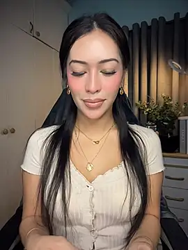 Snapshot of Jasmine_Elcock chatting on 05-05-26, 07:39 Jasmine Elcock online show from 05-05-26, 07:39