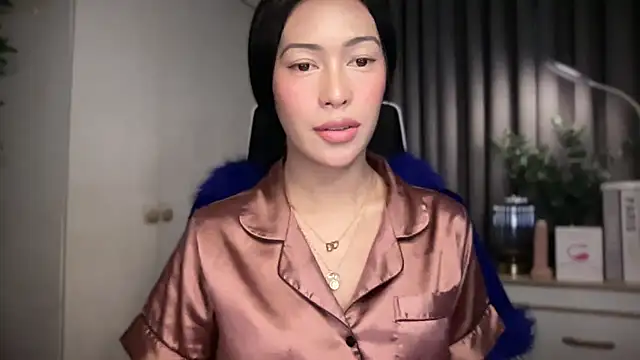 Snapshot of Jasmine_Elcock chatting on 05-17-26, 10:54 Jasmine Elcock online show from 05-17-26, 10:54