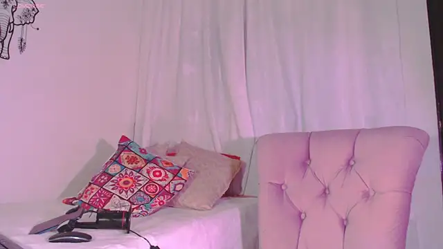 karlablue  online show from 09-10-25, 12:31
