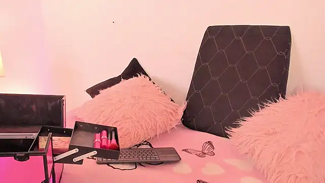 SophieRossi online show from 11-26-25, 04:23