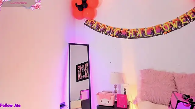 SophieRossi online show from 10-15-25, 01:19