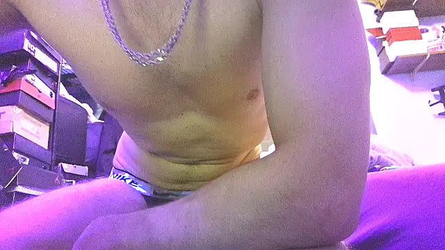 Snapshot of Cloudd_Kingg_Iceyyy chatting on 06-04-26, 02:33 Cloudd Kingg Iceyyy online show from 06-04-26, 02:33