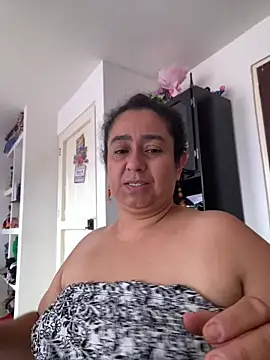 Snapshot of agathaxxx-69 chatting on 06-18-26, 05:51 agathaxxx-69 online show from 06-18-26, 05:51