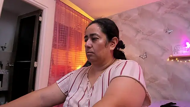 Snapshot of agathaxxx-69 chatting on 09-27-25, 07:42 agathaxxx-69 online show from 09-27-25, 07:42