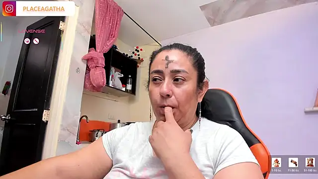 Snapshot of agathaxxx-69 chatting on 02-18-26, 06:04 agathaxxx-69 online show from 02-18-26, 06:04