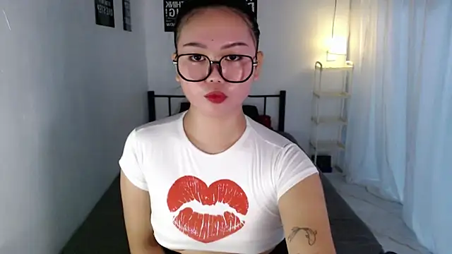 Snapshot of Vivorey_Leighn chatting on 07-07-26, 03:37 Vivorey Leighn online show from 07-07-26, 03:37