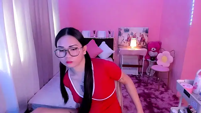 Snapshot of Vivorey_Leighn chatting on 12-13-24, 02:10 Vivorey Leighn online show from 12-13-24, 02:10