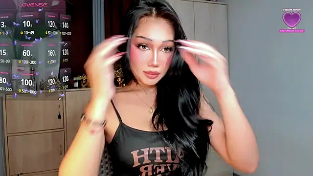 Snapshot of Icon1c_LiLy chatting on 06-30-26, 01:05 Icon1c LiLy online show from 06-30-26, 01:05