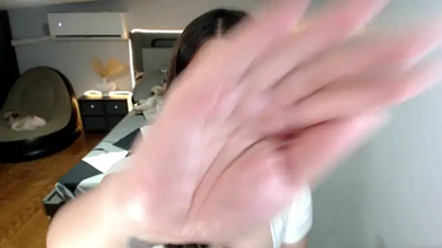 Snapshot of AmazingLuchie chatting on 07-28-26, 05:37 AmazingLuchie online show from 07-28-26, 05:37