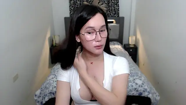 AmazingLuchie online show from 11-05-25, 05:54