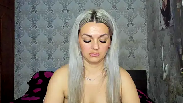 NicoletMoore online show from 03-11-25, 11:15