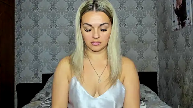 NicoletMoore online show from 11-11-25, 06:58