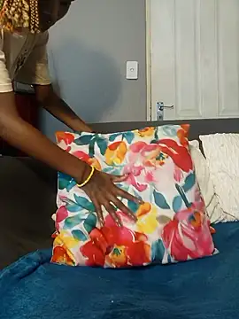 HoneyDropsX online show from 04-15-26, 11:38