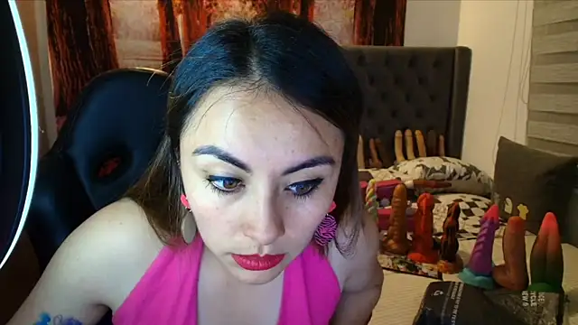 Snapshot of sofia23dirty chatting on 05-10-26, 11:39 sofia23dirty online show from 05-10-26, 11:39