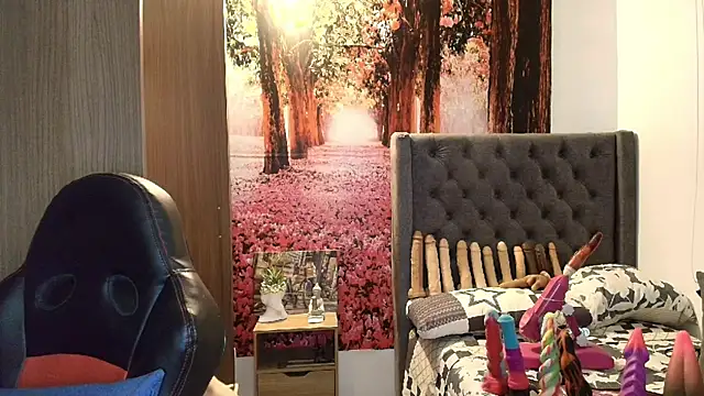 Snapshot of sofia23dirty chatting on 10-28-25, 10:41 sofia23dirty online show from 10-28-25, 10:41