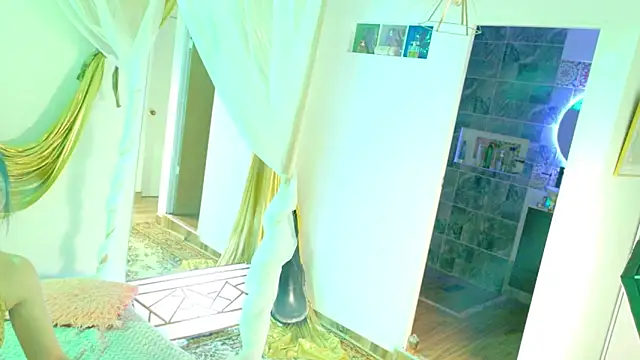 magali 19 online show from 10-25-25, 09:37