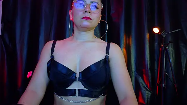 Snapshot of MistressSlut1 chatting on 10-08-25, 11:23 MistressSlut1 online show from 10-08-25, 11:23