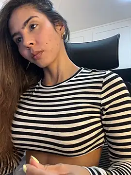 Snapshot of RouseColins chatting on 09-12-25, 06:18 RouseColins online show from 09-12-25, 06:18