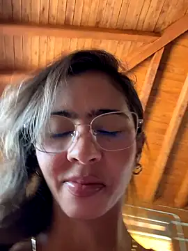 Snapshot of RouseColins chatting on 10-05-25, 04:42 RouseColins online show from 10-05-25, 04:42