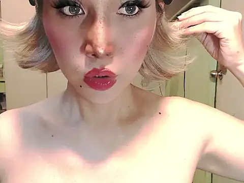 Snapshot of Ezradeliciosa chatting on 05-03-26, 02:05 Ezradeliciosa online show from 05-03-26, 02:05