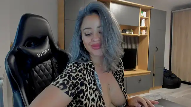 Snapshot of Claire95_ chatting on 07-23-26, 06:59 Claire95 online show from 07-23-26, 06:59