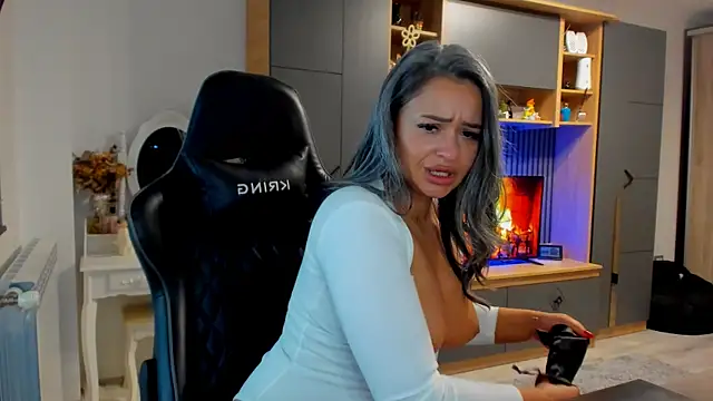 Claire95  online show from 03-11-26, 06:40