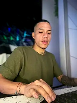 Snapshot of BestMasterForYou chatting on 12-04-24, 09:45 BestMasterForYou online show from 12-04-24, 09:45