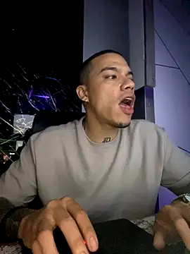 Snapshot of BestMasterForYou chatting on 10-17-25, 05:44 BestMasterForYou online show from 10-17-25, 05:44