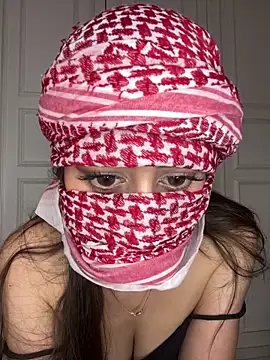 Snapshot of arabiaAna chatting on 10-20-25, 11:44 arabiaAna online show from 10-20-25, 11:44