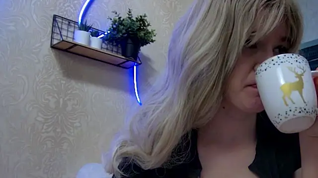 Bunny Jolly online show from 11-09-25, 12:25