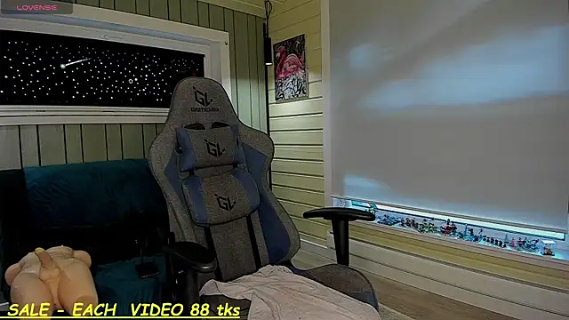 SandyChris online show from 12-14-25, 09:15