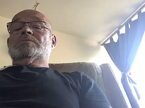 Snapshot of harburger40 chatting on 06-16-26, 06:57 harburger40 online show from 06-16-26, 06:57