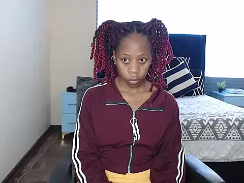 QUEENMANDYY online show from 06-25-26, 06:18