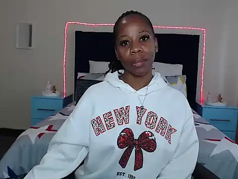 QUEENMANDYY online show from 04-14-26, 06:29