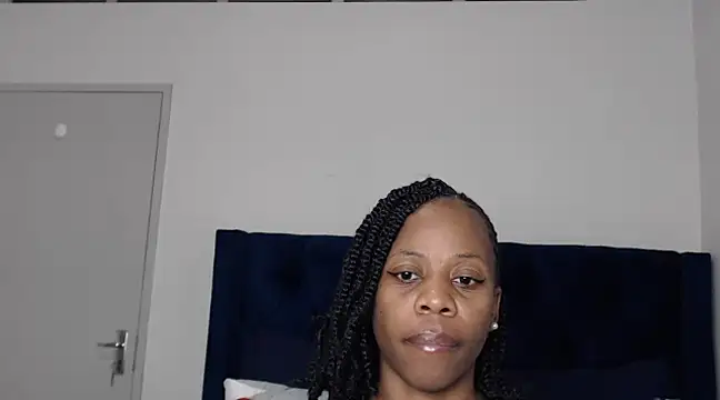 QUEENMANDYY online show from 03-17-25, 02:30
