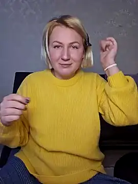 Snapshot of Marushka chatting on 01-02-25, 02:13 Marushka online show from 01-02-25, 02:13
