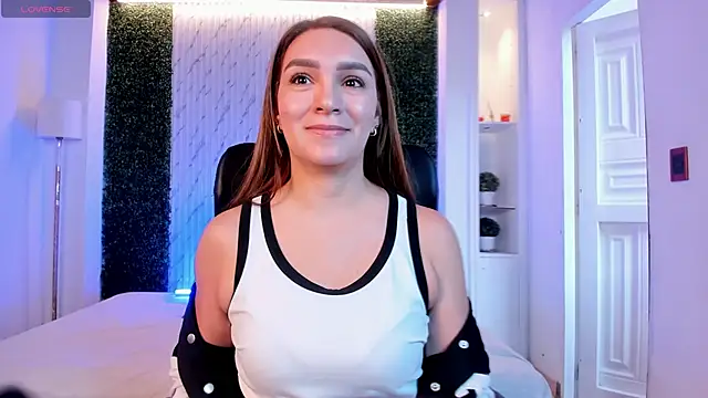 miataylorr1 online show from 10-12-25, 12:06