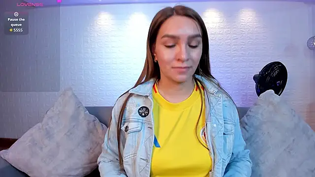 miataylorr1 online show from 09-09-25, 12:25