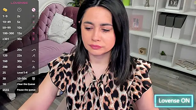 Snapshot of EmaBrownie chatting on 05-17-26, 07:03 EmaBrownie online show from 05-17-26, 07:03