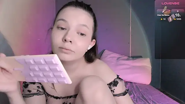 Snapshot of bbycolada chatting on 03-10-25, 08:23 bbycolada online show from 03-10-25, 08:23