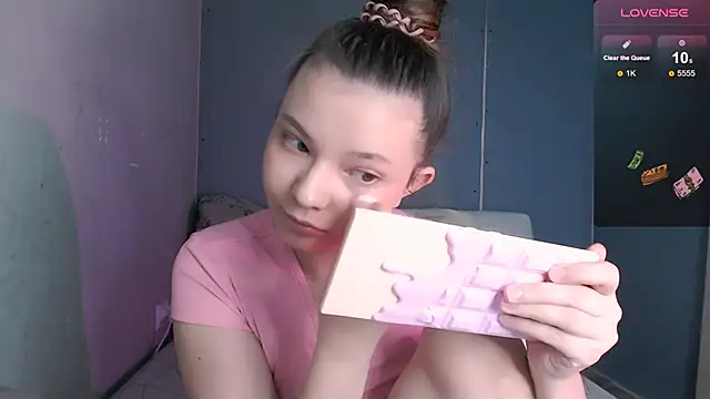 Snapshot of bbycolada chatting on 03-04-25, 09:00 bbycolada online show from 03-04-25, 09:00