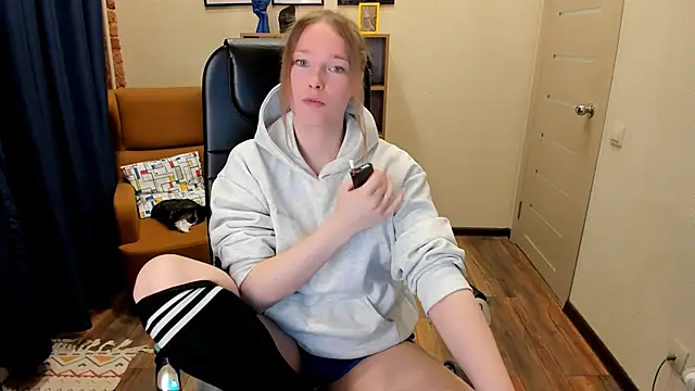  fiona Love online show from 04-12-26, 08:23