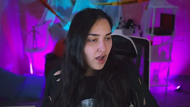 CeceliaJohnson online show from 11-04-25, 08:07